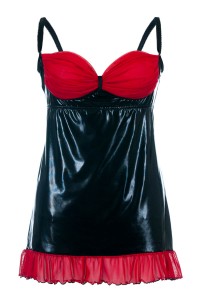 Schwarzes Wetlook Kleid mit roten BH-Cups 